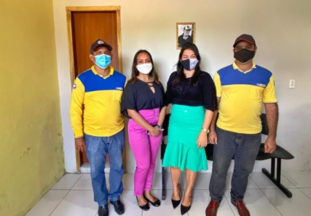 Prefeita Ana Lina participa de inauguração da reforma dos correios