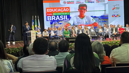 Prefeita Chaguinha da Saúde Participa de Encontro Realizado Em Teresina Que Adere Ao Pacto Pela Retomada de de Obras da Educação Básica